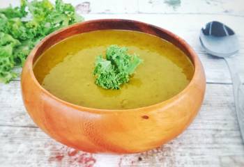 Slimming World Syn Free Kale Soup Recipe (Soup Maker & Pan Friendly)