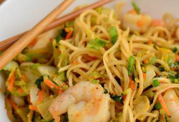Quick Sweet Chilli Prawns And Noodles