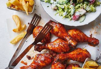 Sticky Chicken Drumsticks And Chips With American-Style Salad